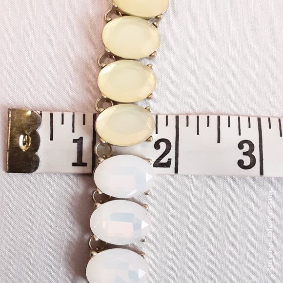 Choker Bib Necklace With Faceted Oval Moonstones On Cable Chain Links - Picture 10 of 10